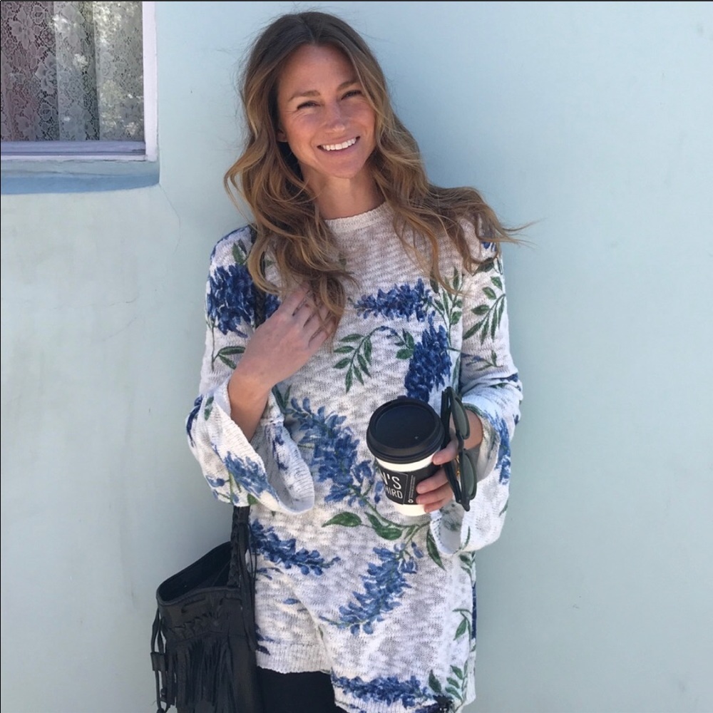 ISO this sweater!